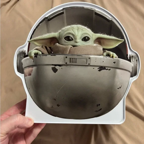 Star Wars Mandalorian PEZ Collectible Gift Tin - Picture 2 of 2